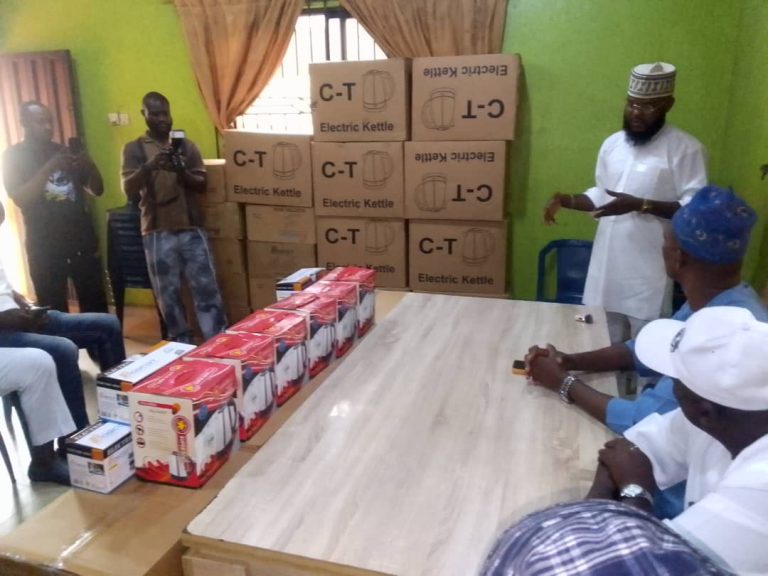 Kolade John Declares Support For Asiwaju Bola Ahmed Tinubu, Dr. Kadri Obafemi Hamzat, Makinde Lanre, James Faleke, Dele Oshinowo And Sanni Okanlawon